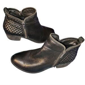 Lucky Brand Bartolino Leather Zippered Ankle Black  Booties Size 6